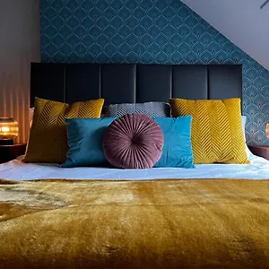 https://woodquay-house.galwayhotelsireland.net